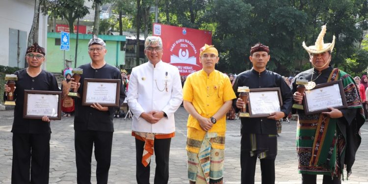 Pemkot Cimahi Peringati Hari Guru Nasional 2024