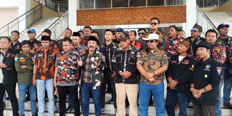 LSM Ormas Peduli Bekasi Menggelar Audensi Di Kantor DPRD Bekasi Terkait Pasar Baru Cikarang Mangkrak
