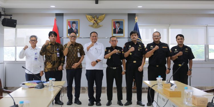 Wamenhub Suntana Ajak Senkom Mitra Polri Perkuat Kerja Sama yang Sudah Terbangun