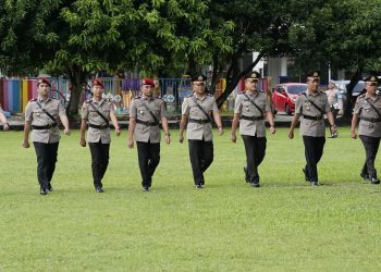 Rotasi Jabatan, Kapolres Lampung Tengah Pimpin Upacara Sertijab Kasat Reskrim, Kasat Narkoba, Kapolsek Seputih Banyak, Kapolsek Rumbia dan Kapolsek Seputih Surabaya.