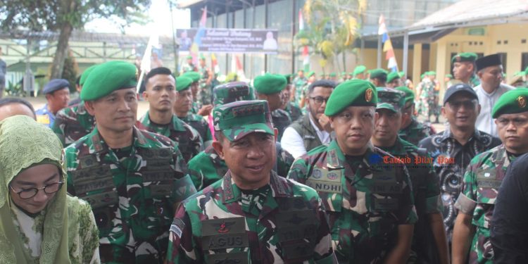 Untuk mendukung Tugas TNI di Kab. Sukabumi dalam Gulbencal, Panglima TNI dan Komisi I DPR RI dukung bantuan Sarpras