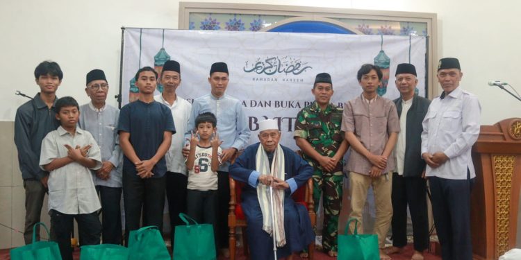 Masjid Baitul Atiq Gelar Silaturahmi Ramadan, Berbagi Takjil dan Santunan Anak Yatim