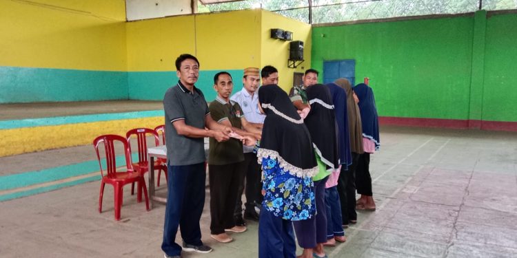 Menjelang IdulFitri, Pemerintah Kampung Kalipapan Bagikan BLT DD Tahap I