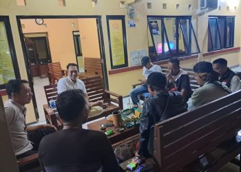 Alumni SMAN 4 Pandeglang Angkatan 2011 Kelas XI IPS 2 2010 Bagikan Takjil di Alun-Alun Menes
