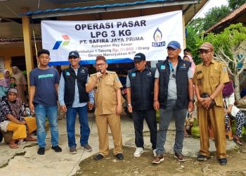 OPRASI PASAR LPG 3KG REGULER PT SAFIRA JAYA PRIMA DI HALAMAN KANTOR CAMAT BARADATU 