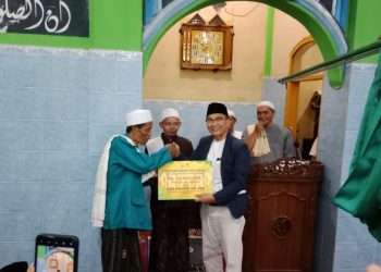 Safari Ramadan Perdana, Pemkot Cimahi Serahkan Bantuan ke Masjid Ar- Rohim