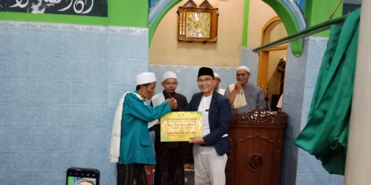 Safari Ramadan Perdana, Pemkot Cimahi Serahkan Bantuan ke Masjid Ar- Rohim