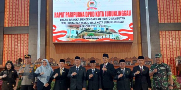 DPRD Lubuklinggau adakan Rapat Degarkan Pidato Walikota Terpilih Lubuk Linggau periode 2025-2030.