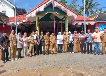 Gubernur Jawa Timur Tinjau Lahan SR Di Wilayah Desa Srigonco