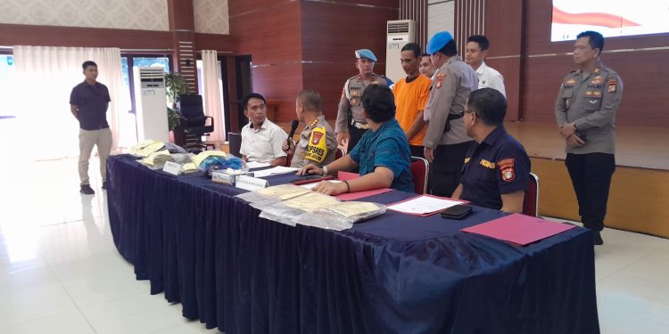 Kapolres Metro Bekasi Berhasil Mengungkap Kasus Pencabulan Ayah Terhadap Anak Kandungnya Sendiri