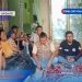 Usai Cek Lokasi Kegiatan, Panitia Makan Bersama Ngampar Daun dengan Penuh Kebersamaan