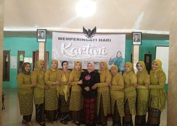Semangat Hari Kartini TP.PKK Karangsari Adakan Pelatihan Pembuatan Kue Basah Di Pendopo