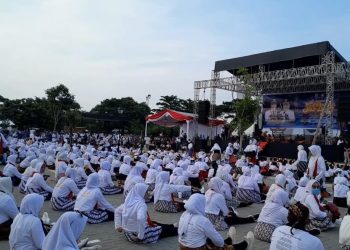 Hari Tari Sedunia Karawang Gelar 5000 Penari Jaipongan Di Vilago Sumareckon Karawang
