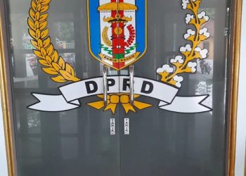 DIDUGA RUGIKAN NEGARA HAMPIR 1 MILIAR, SEKRETARIS DPRD WAY KANAN DIAM SAJA!
