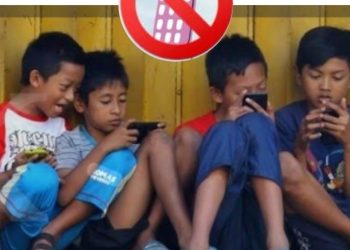 Bupati Purwakarta Om zein keluarkan larangan siswa Paud,SD dan SMP gunakan Hp di sekolah, Rumah dan lingkungan Masyarakat