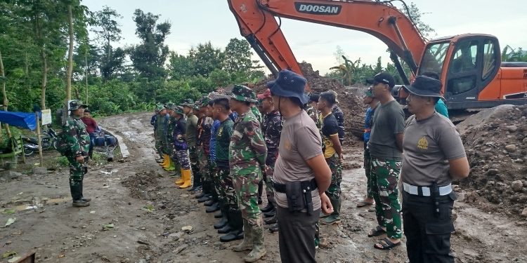 Wabup Bantaeng Ucapkan Selamat Pada Pengurus Baru ASKAB PSSI Bantaeng Saat Hadiri Pelantikan