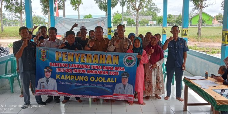 Kepala Kampung Ojolali Kembali salur kan BLT-DD Tahap Pertama ,2025