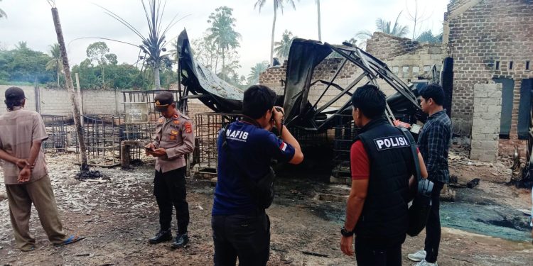 Kebakaran Rumah Diduga Tempat Penimbunan BBM, Polres Lampung Tengah Lakukan Penyelidikan
