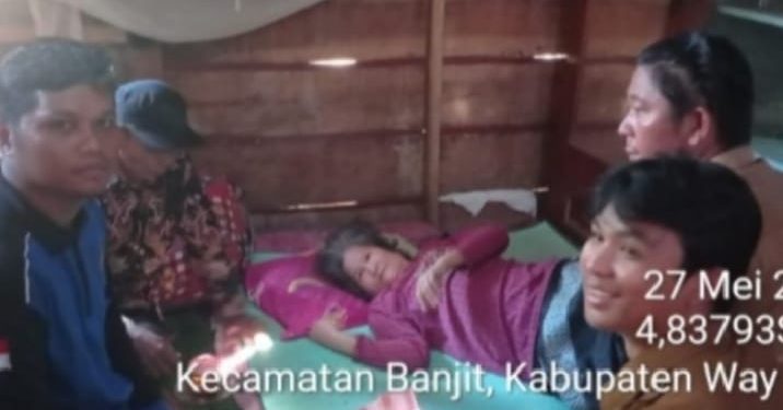 Kepala Kampung Sumber Baru, Salurkan BLT-DD Ekstrim Triwulan Kedua Secara Door-to-Door.2025-05-27