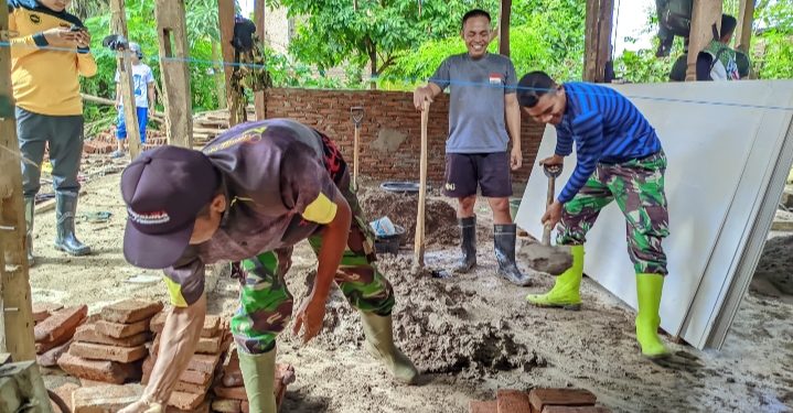 Satgas TMMD Ke 124 Kodim 1410/Bantaeng Bersinergi Dengan Pemda dan Stakeholder Dalam Pembangunan RTLH