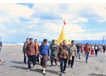 Labuh Laut Pantai Konang Menurut Mas Ipin Budaya yang Patut Dilestarikan