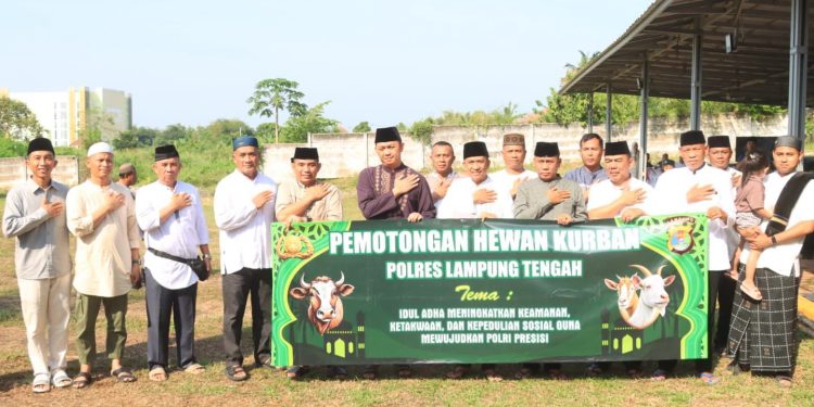 Hari Raya Idul Adha 1446 H, Polres Lampung Tengah Laksanakan Pemotongan 10 Ekor Sapi dan 2 Ekor Kambing Qurban