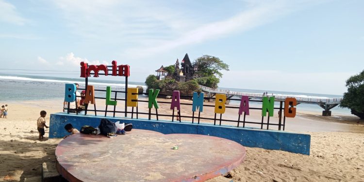 Suasana Pantai Balekambang Dan Persiapan Grand Opening Camping Bale Cafe Balekambang