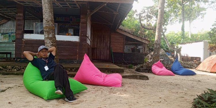 Suasana Pantai Balekambang Dan Persiapan Grand Opening Cafe Camping Balekambang
