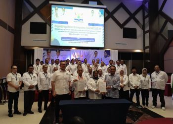 Ketua Kadin Jawa Barat Mengukuhkan Sari Maryani Sebagai Ketua Kadin Kabupaten Karawang Periode 2021 2026