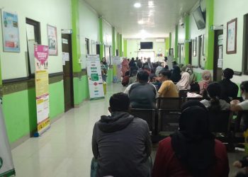UPTD Puskesmas Kedungwaringin Menghimbau Kepada Pasien Yang Mau Berobat Untuk Wajib Pakai Masker