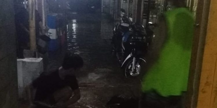 Sangat Miris Warga Kampung Pasir Sukarakyat keluhkan Banjir Yang di Duga Dampak Dari Tersendap nya Saluran Pembuangan Air