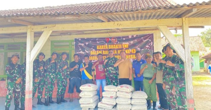 Pemerintah kampung way pisang Kecamat waytuba ucap selamat HUT 13 Skadron 12/AJY pus pener bad