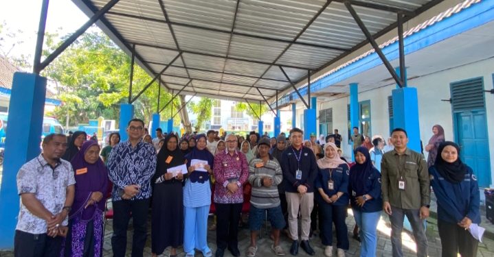 Wabup Bantaeng Salurkan Bantuan Atensi Kepada 90 Penerima Manfaat
