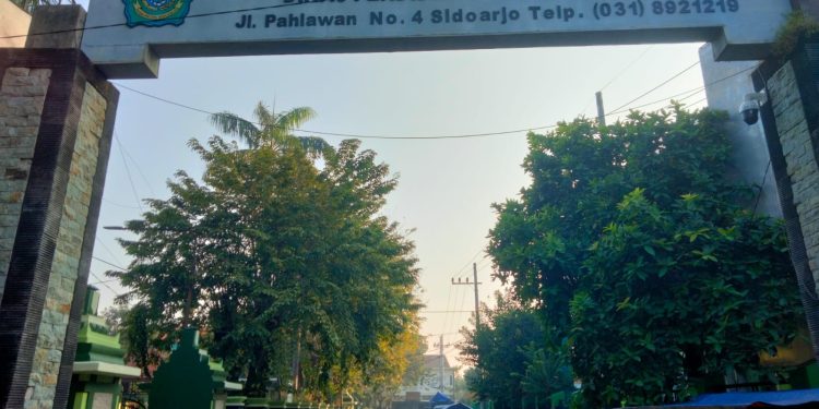 Penerimaan Siswa Baru SMPN Sidoarjo Dikecam: Titipan Pejabat Diakomodir, Warga Tak Mampu Tersingkir!