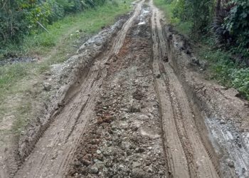 Jalan Tanggul Rusak Parah Akibat Aktivitas Proyek Jalan Cor Beton Warga Kertijaya KW-7 Minta Pihak Kontraktor Bertanggung Jawab