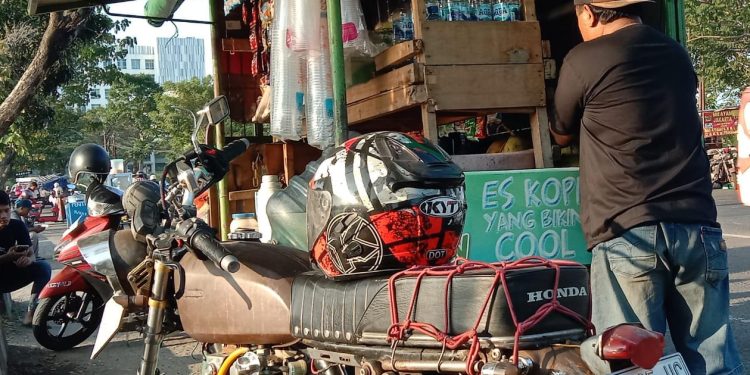 Pedagang UMKM di Pasar Sikatan Tandes Surabaya Keluhkan Ekonomi Saat ini