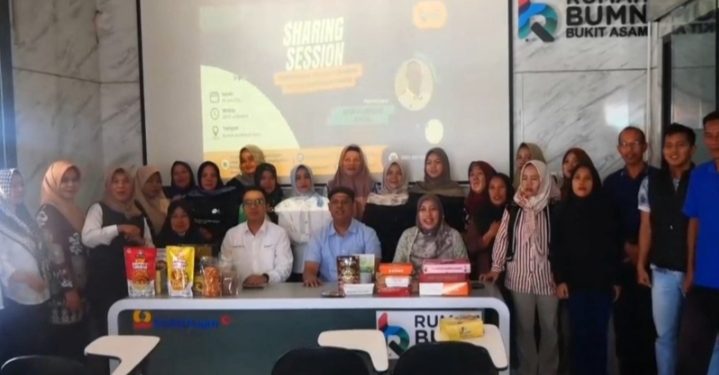 PTBA Dukung UMKM Naik Kelas Melalui Pelatihan Kemasan Produk Inovatif