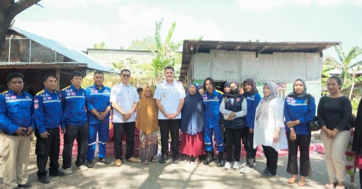 Bupati Bantaeng Uji Nurdin Serahkan Bantuan Susulan ke Warga Korban Dampak Banjir Yang Tak Terdata