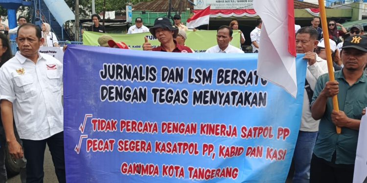 Kantor Satpol PP dan Walikota Tangerang Digeruduk Ratusan LSM dan Wartawan, Tuntut Copot Kabid dan Kasie Gakumda