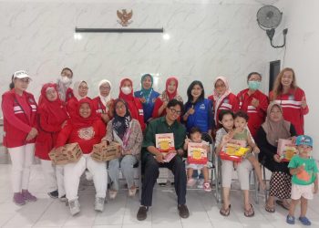 Pembagian MPASI Bersama KSH di Perum Wisma Tengger Kandangan