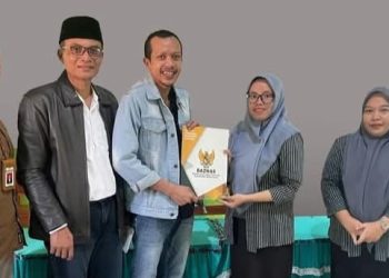 Wabup Trenggalek Serahkan Bantuan BAZNAS untuk 22 Guru Ngaji dan Madin