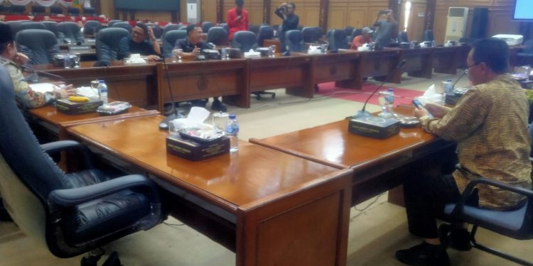 Dinilai Gagal Kelola Kuota SPMB, Dispendikbud Sidoarjo Tuai Kritik DPRD dan Publik