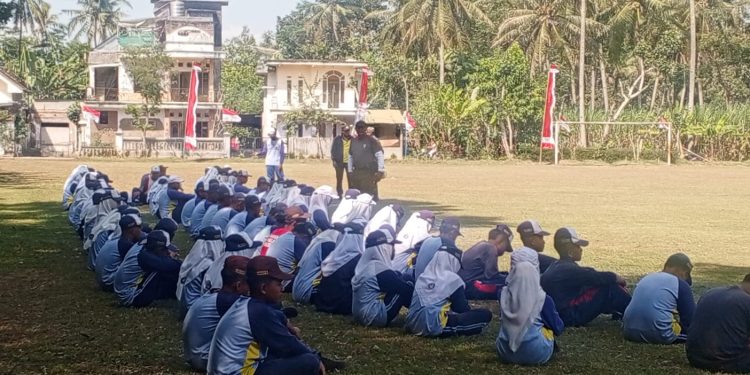 Paskibraka Pagelaran Siap Kibarkan Bendera Merah Putih Di HUT RI ke 80