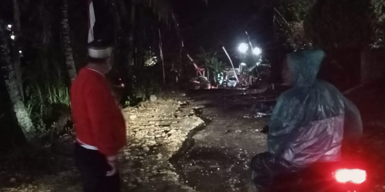 Berkat Pokir Sudarman S.Pd Jalan Gombangan Semakin Mulus