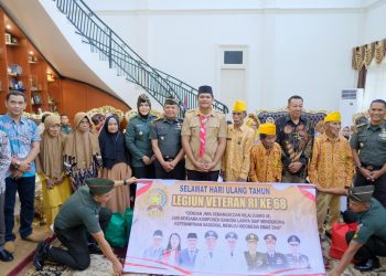 PERINGATI HUT KE-80 VETERAN RI, BUPATI BANTAENG SERAHKAN BANTUAN TALI ASIH