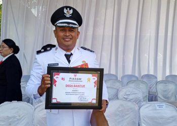Kades Bantur Nanang Kosim Memborong 3 Penghargaan Sekaligus
