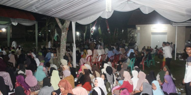 Ribuan Jemaah Ikuti Istighotsah dan Doa Bersama dalam Gebyar Maulid yang Digelar Forwatu Bersama Polda Banten
