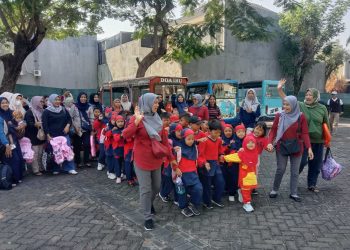 Outing Class TK Robiatul Adawiyah: Anak Didik Ceria Ikuti Kegiatan Berenang di Notredame Adventure Park