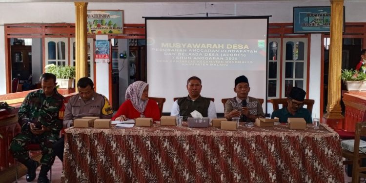 Musyawarah Desa Perubahan APBDes Tahun 2025 Bertempat di Pendopo Desa Banjarejo