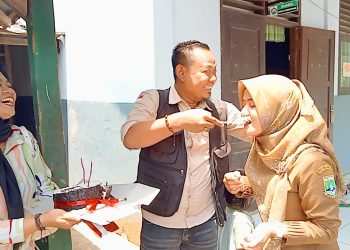 Riona Agustin, S.Pd Rayakan Ulang Tahun ke-39: Inspirasi Perempuan Tangguh di Balik Forwatu Banten, Doa dan Apresiasi Mengalir untuk Sosok Guru yang Tetap Istiqamah Mengabdi bagi Pendidikan dan Masyarakat